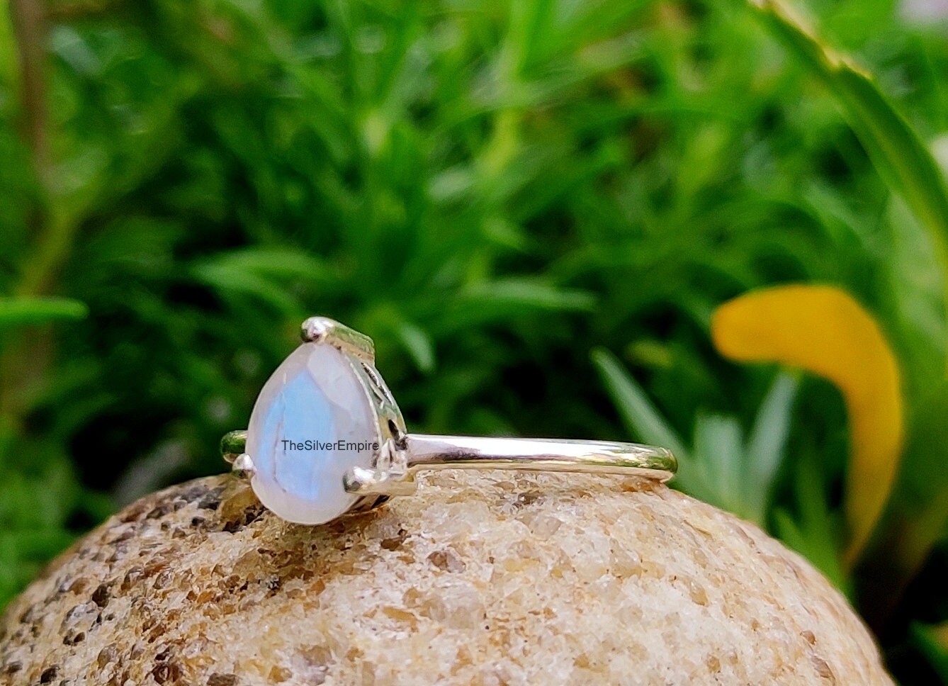 Natürlicher Regenbogen Mondstein Ring - 925 Sterling Silber Juni Geburtsstein Frauen Handgemacht Geschenk Für Sie von TheSilverEmpire