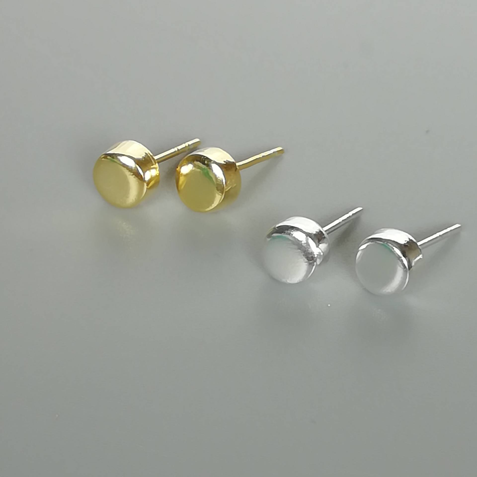 Set Aus Soliden Runden Gold - Und Silberohrringen | Sterling Silber Ohrstecker Ohrringe Kleine E425Gs von TheSilverGame