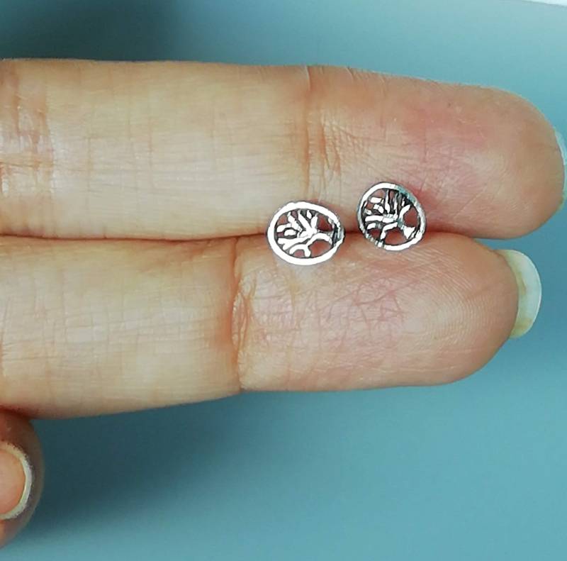 Silberbaum Des Lebens Ohrstecker | Kleine Ohrringe Knorpelohrringe Sterling Silber Schmuck Minimalistisch Körper Piercing E434S von TheSilverGame