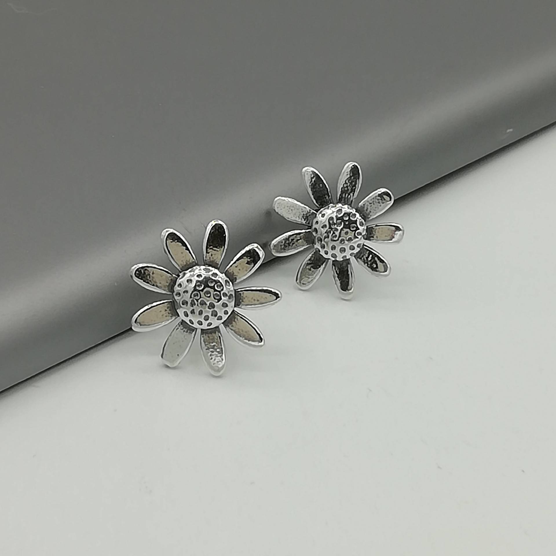 Sonnenblume Ohrstecker | Blumen Nieten Ohrringe Hübscher Silberschmuck Sterling Silber E172 von TheSilverGame