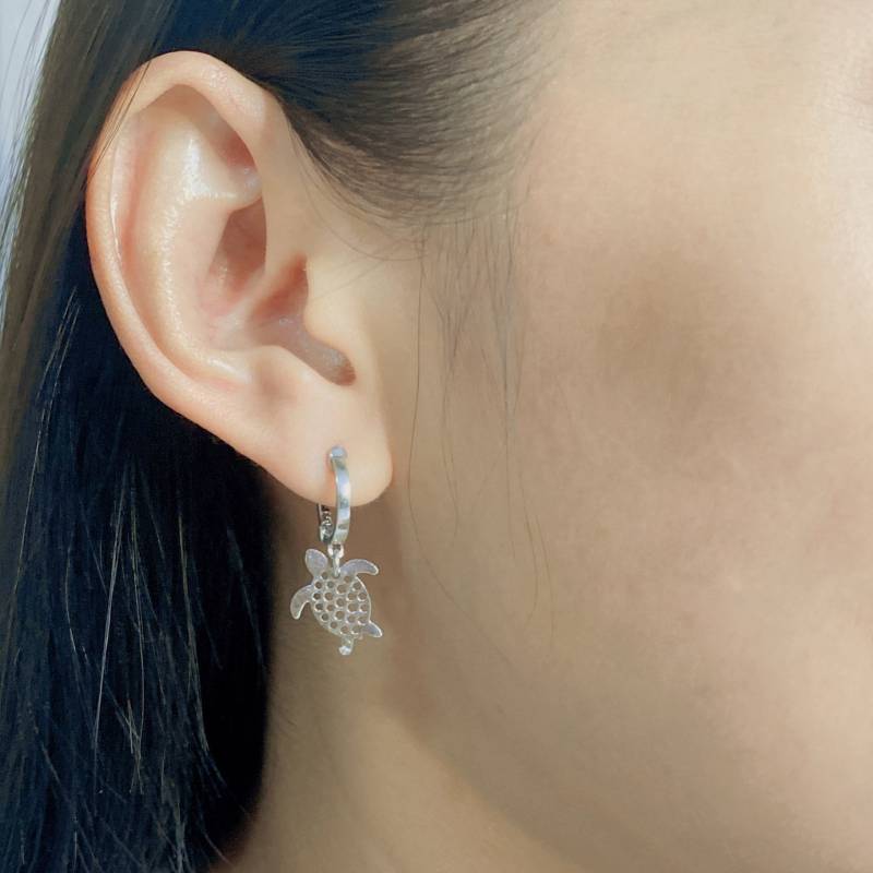 Sterling Silber Schildkröte Reifen | Schildkröten Ohrringe Knorpelreifen Charme Creolen Strand Schmuck Niedliche Geschenk-Creolen E308 von TheSilverGame