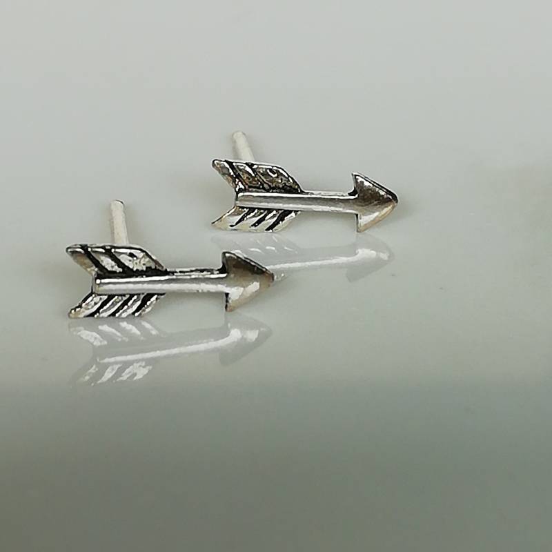sterling Silber Pfeil Ohrstecker | Winzige Ohrringe Tragus Silberschmuck Schlichte E179 von TheSilverGame