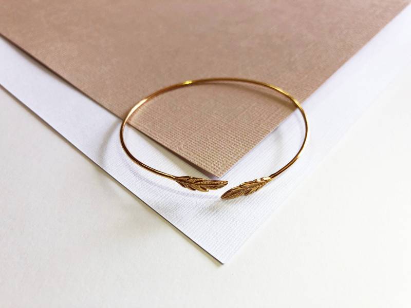 18K Gold Federleichter Armreif | Armbänder Goldschmuck Armband Feder Schmuck von TheSilverRoot