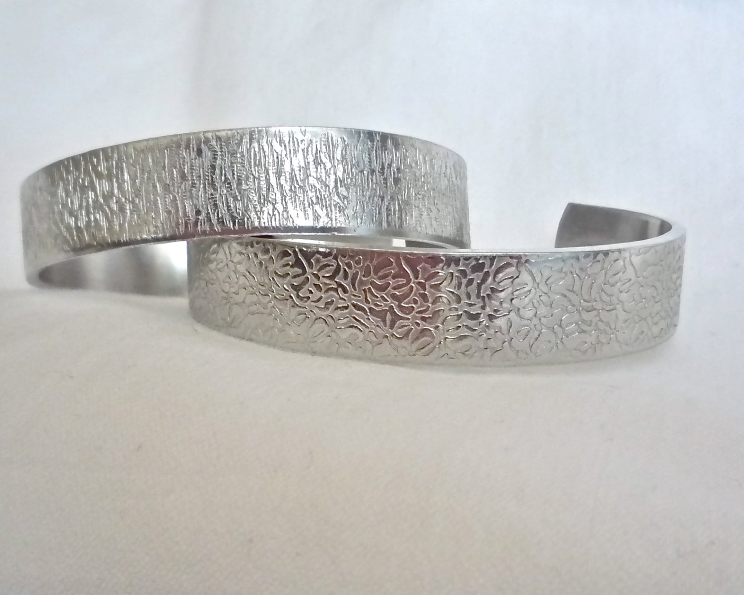Personalisierte Benutzerdefinierte Nachricht Armband-Design Ihr Eigenes Armband-Brautjungfer-Mutter-Braut-Bräutigam-Von Thesilverswings von TheSilverSwing