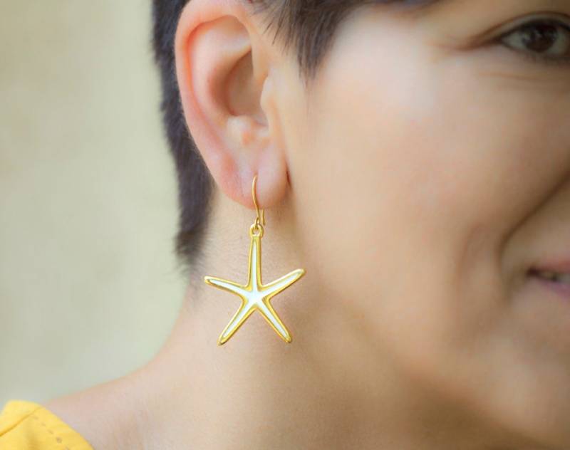 Gold Seestern Ohrringe Weiß Emaille Strand Hochzeit Schmuck 01-Ast-Gz von TheSilverWhale