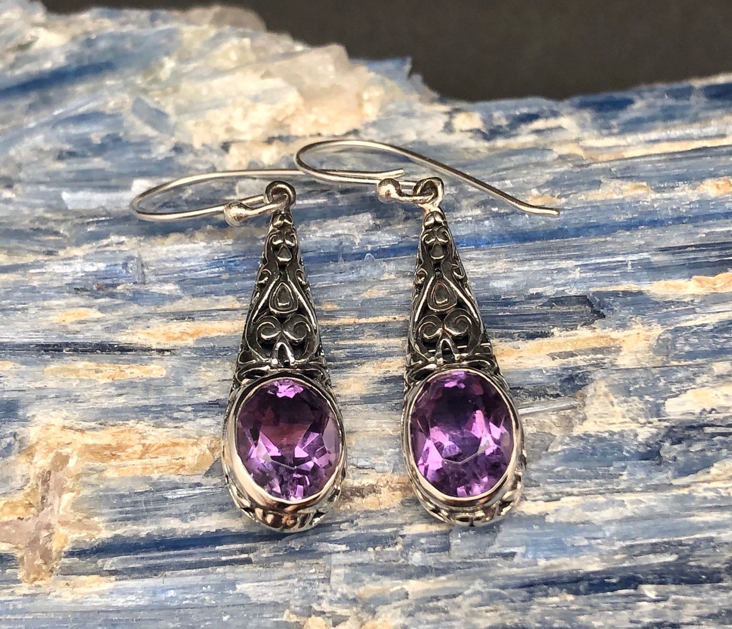 Amethyst Sterling Silber Ohrringe Oxidiertes Bali Design von TheSilverWorkshop