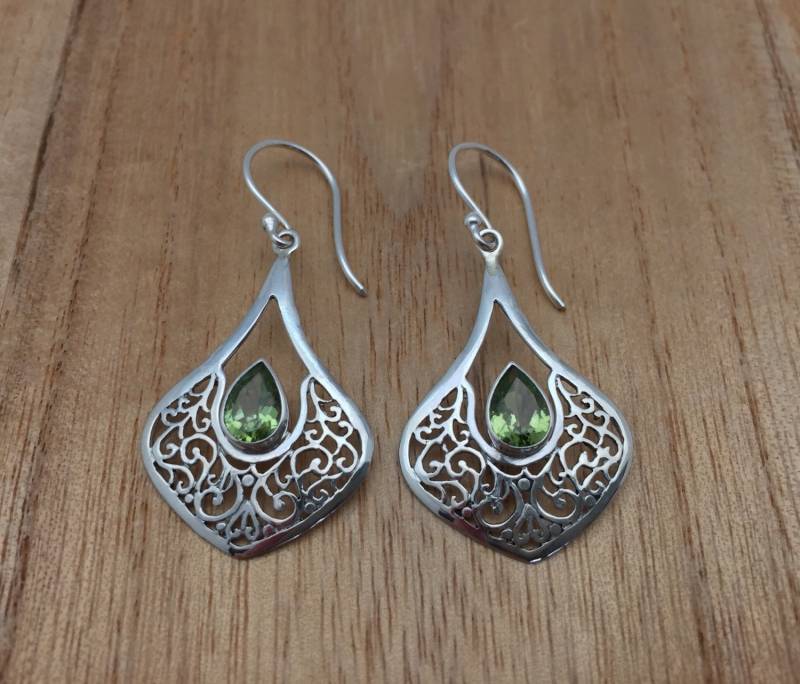 Filigrane Ohrringe Mit Peridot // 925 Sterling Silber von TheSilverWorkshop