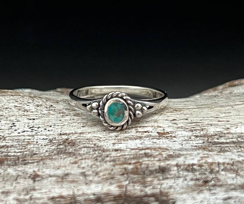 Kleiner Vintage Design Türkis Ring // 925 Sterling Silber Mit Echtem Größen 5 Bis 10 von TheSilverWorkshop