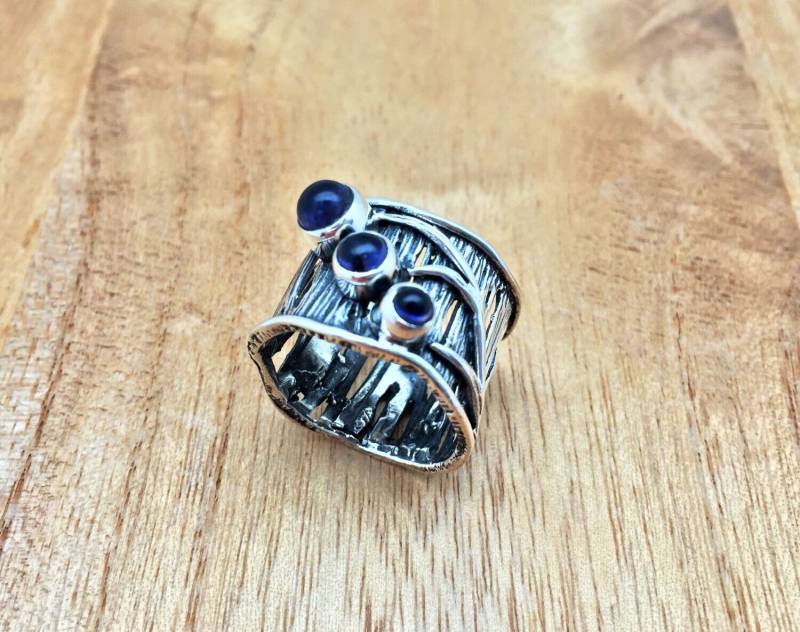 Multi Stein Iolith Ring // 925 Sterling Silber Ast Design Oxidierte Silberfassung von TheSilverWorkshop