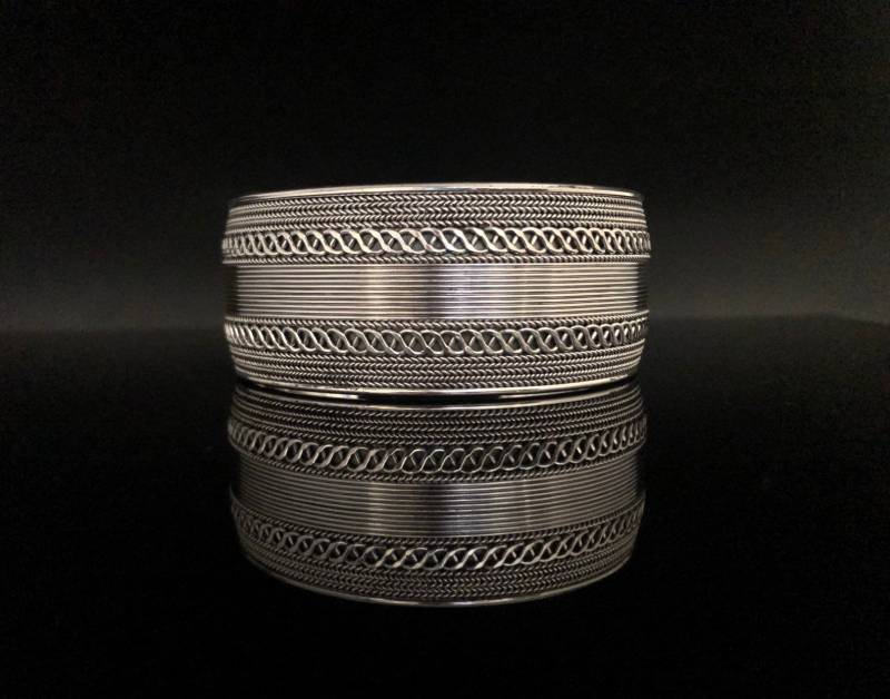 Oxidiertes Sterling Silber Unendlich Manschette Armband Ethnic Hill Tribe Design von TheSilverWorkshop