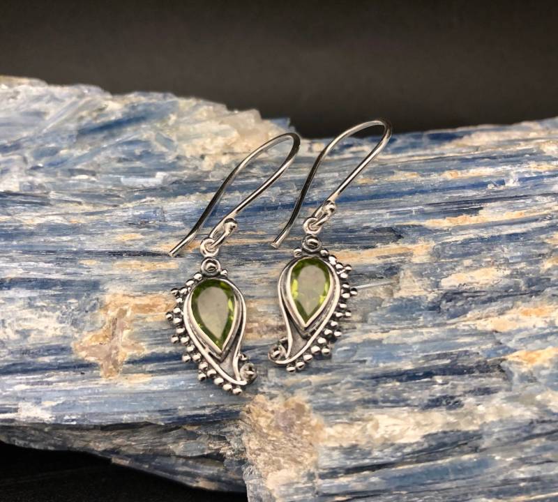 Paisley Teardrop Peridot Ohrringe // Sterling Silber Schmuck von TheSilverWorkshop