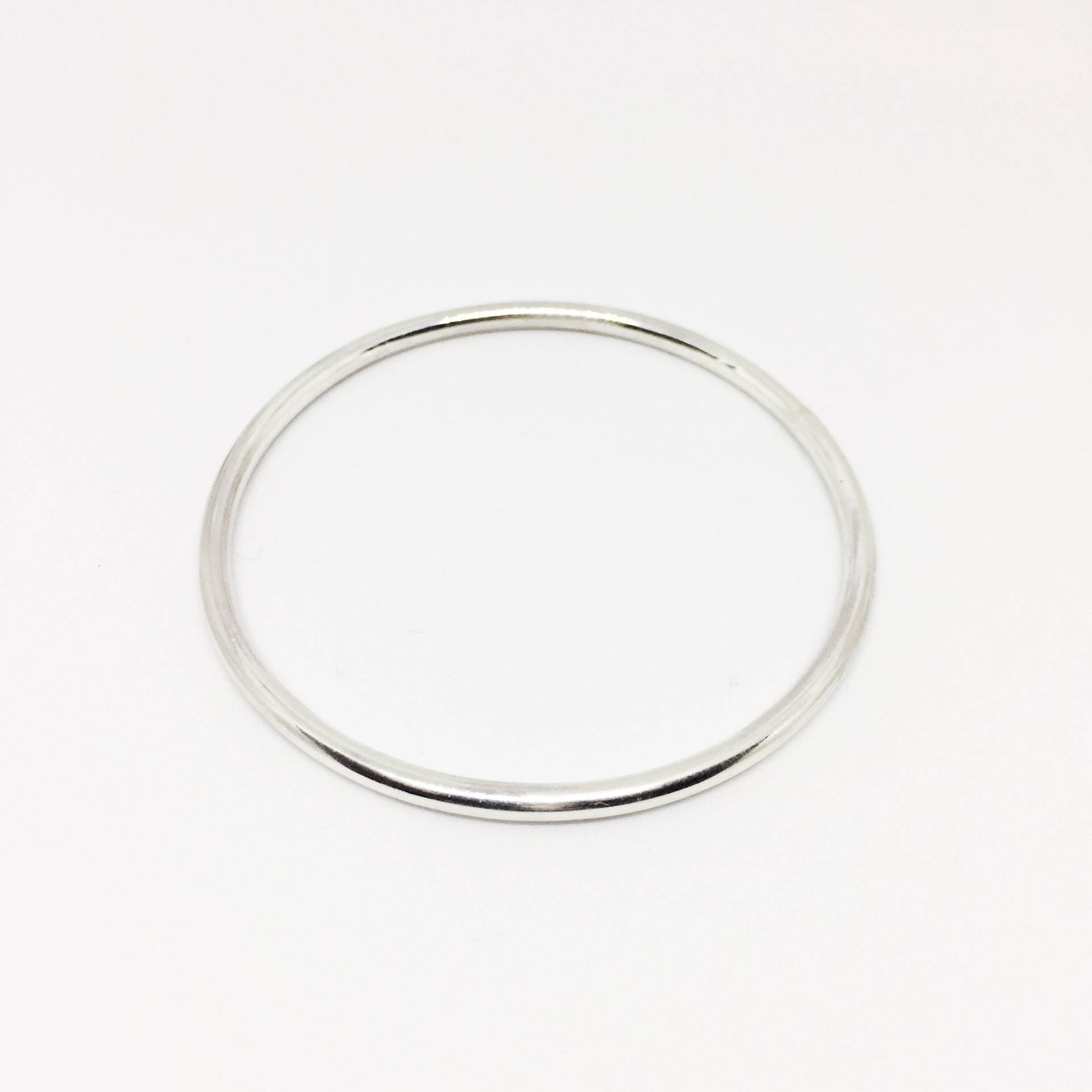 Sterling Silber Geschlossener Armreif - Massiver Stacking Runder Silberdraht Sterling Silber Geschlossener Armreif - Massiver Stacking Runder Silberdraht von TheSilversmithNZ
