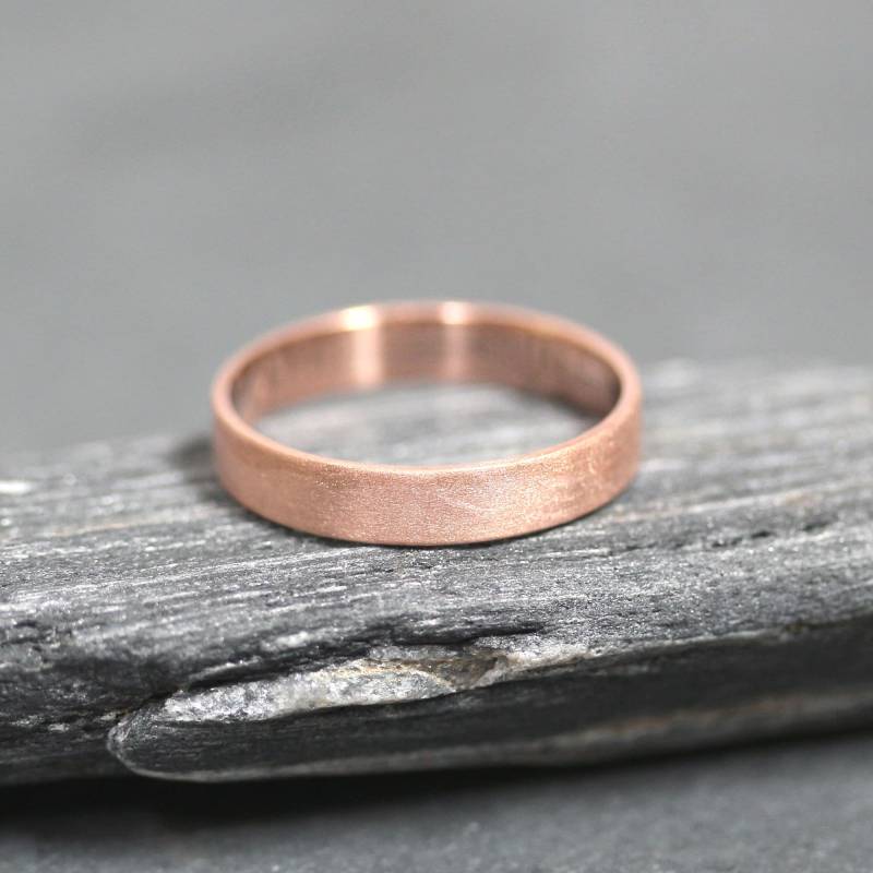 Ehering Aus Recyceltem 10K Roségold 4 Mm Gebürsteter Flachring von TheSlyFox