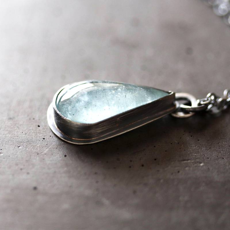 Großer Aquamarin Tropfen Anhänger Oxidierte Sterling Silber Halskette von TheSlyFox