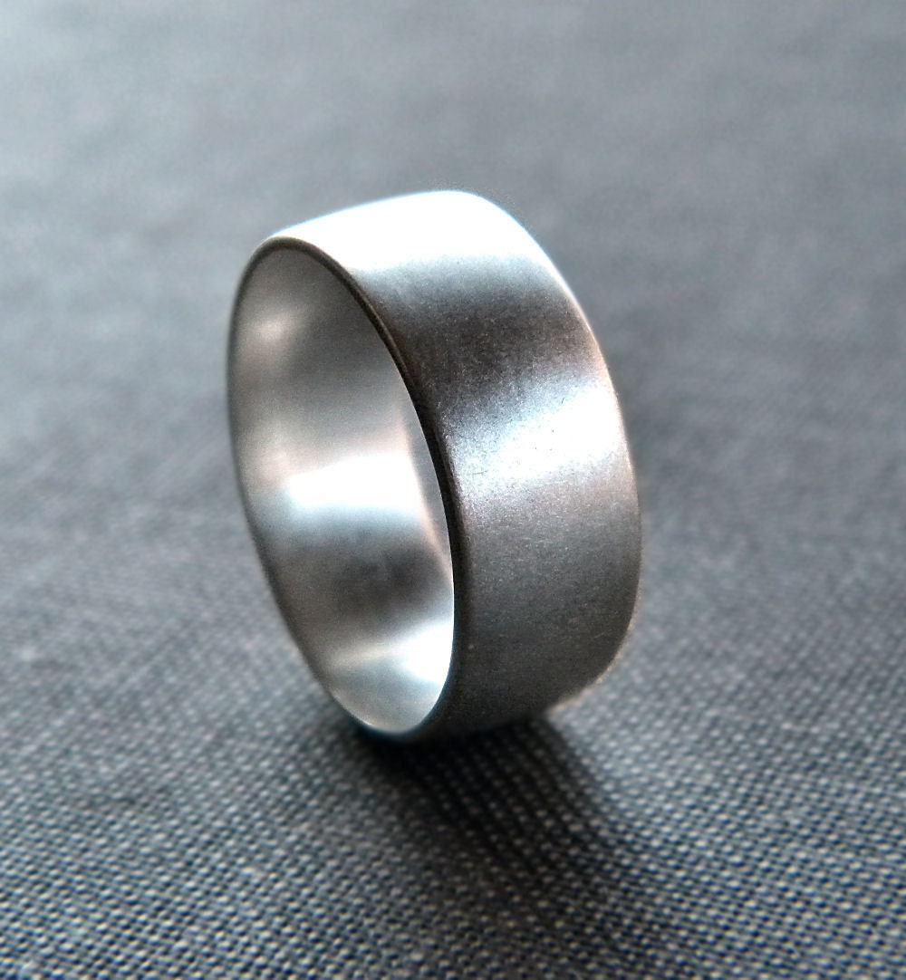 Herren Silber Ring, Matte 8mm Oder Unisex Recycelt Argentium Sterling Low Dome Band - Made in Your Size von TheSlyFox