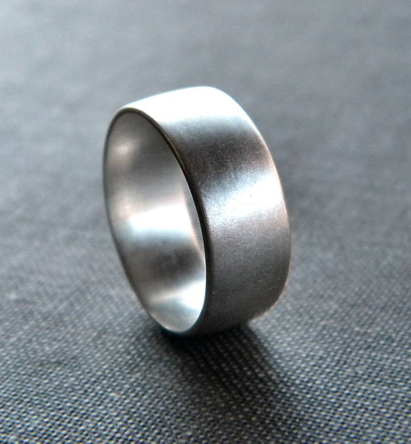 Matte Argentium Sterling Silber Ring 8 Mm Low Dome Band von TheSlyFox
