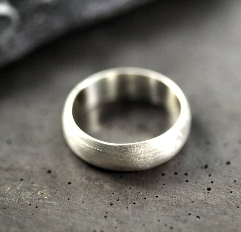 Matter Argentium Sterling Silber Ehering - 6 Mm Recycled Unisex Ring von TheSlyFox
