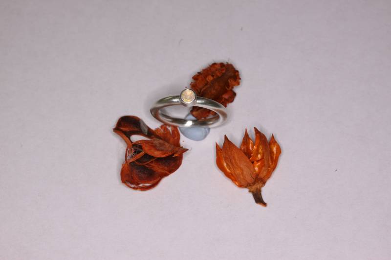 Handgemachter Sterling Silber Opal Ring Rundschliff, Satin Finish Handgemachter Sterling Silber Opal Ring Rundschliff, Satin Finish von TheSmallBench