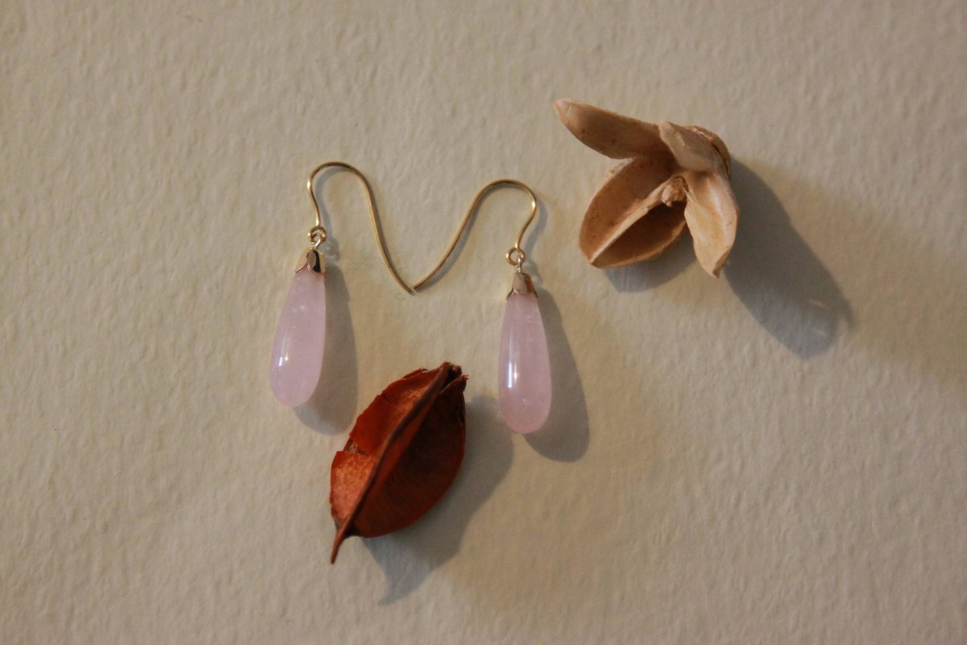 9 Karat Gold Rosenquarz Teardrop Ohrringe - Made in Uk 9 Karat Gold Rosenquarz Teardrop Ohrringe - Made in Uk von TheSmallBench