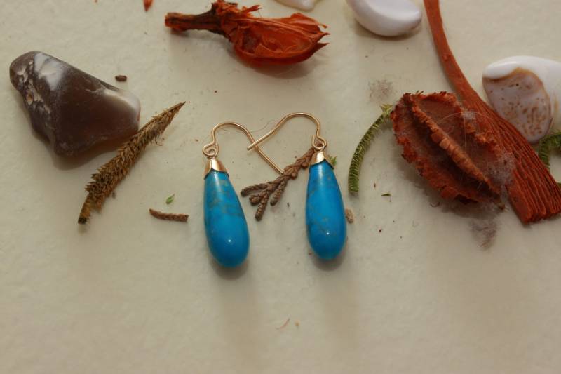 Uk Gemacht, Boxed, Solide 9 Karat Gold Türkis Howlite, Tropfen Ohrringe von TheSmallBench
