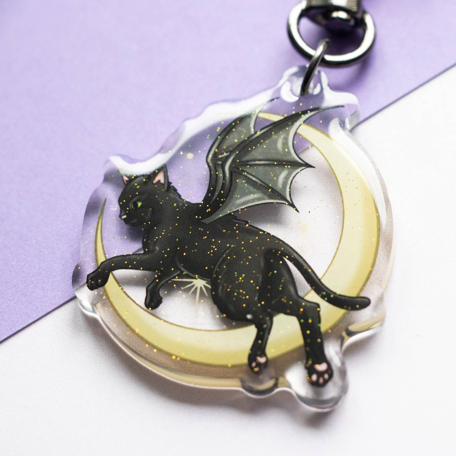Katze Mit Fledermausflügeln Schlüsselanhänger - Fantasy Gothic Mond Anhänger Süßer Fledermaus Epoxy Gruseliges Katzen Accessoire Einzigartiges von TheSpiderWebzArt