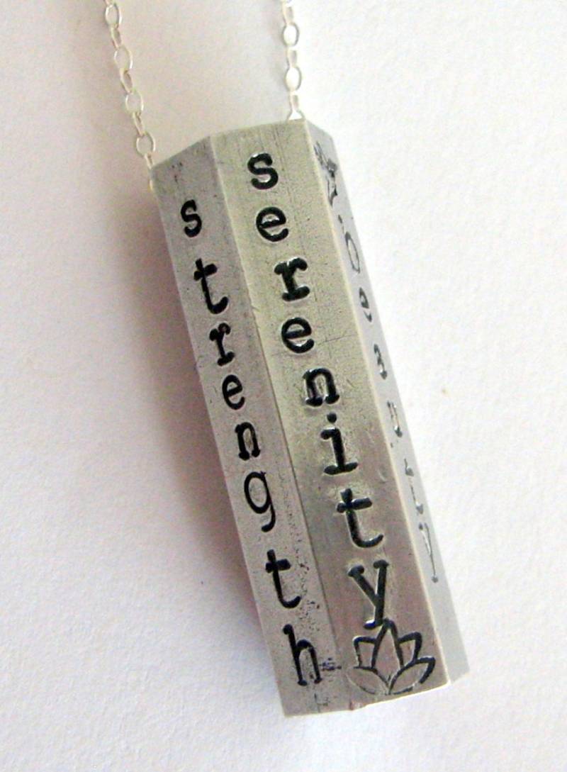 Personalisierter Hex-Anhänger Von Hand Gestempelte Aluminium Halskette von TheStampingGrounds