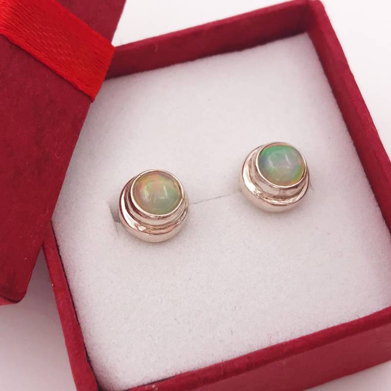 Feueropal Ohrstecker Sterlingsilber Fassung, Oktober Geburtsstein von TheSterlingMuse