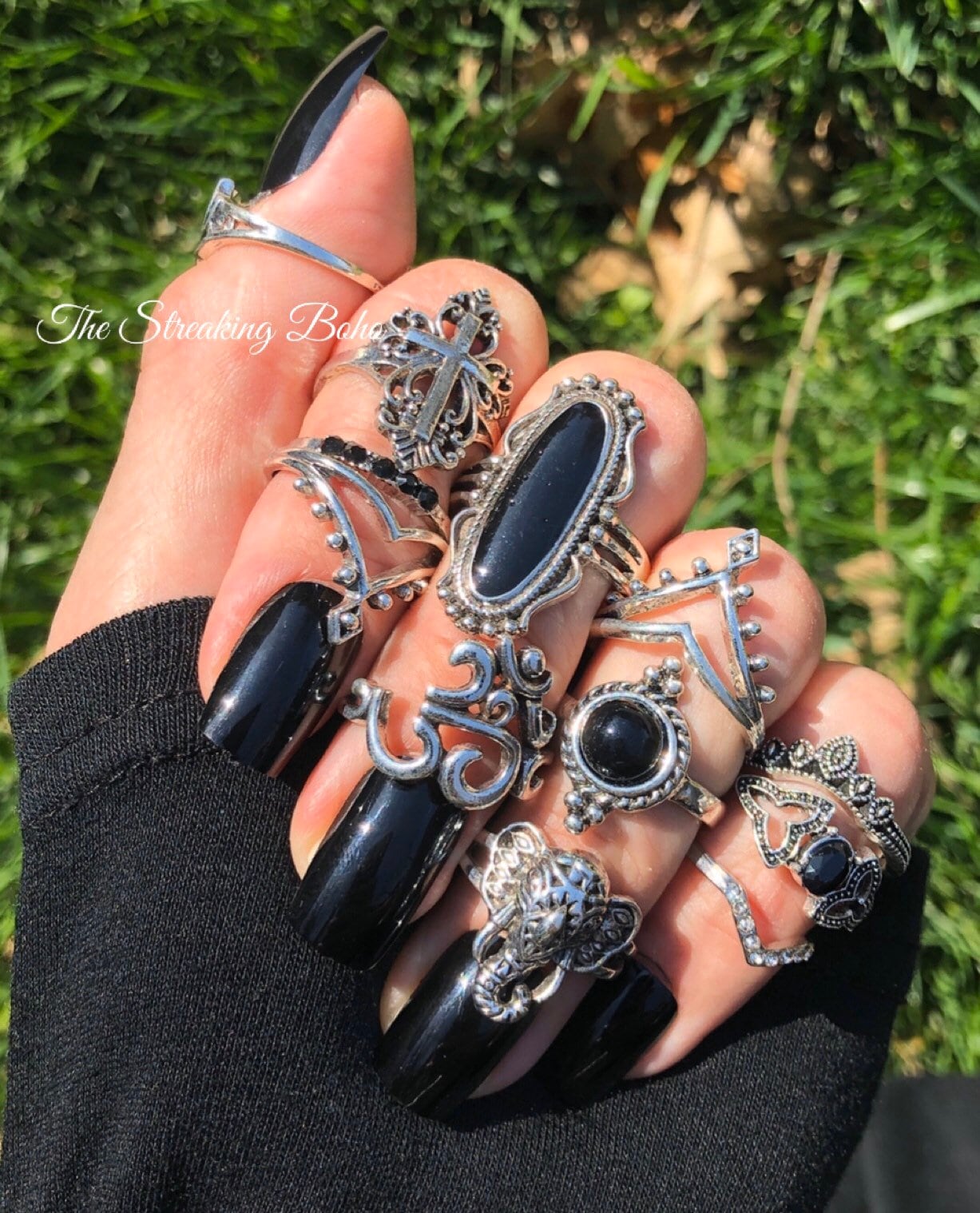Das Gothic Boho 12 Teilige Stapelring Set Mit Kreuz Ring Das Gothic Boho 12 Teilige Stapelring Set Mit Kreuz Ring von TheStreakingBoho