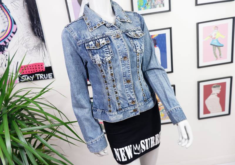 90Er Esprit Mittelblaue Jeansjacke, Vintage Nieten Baumwoll Jeans, Uk 10, M von TheSurrealVintageCo
