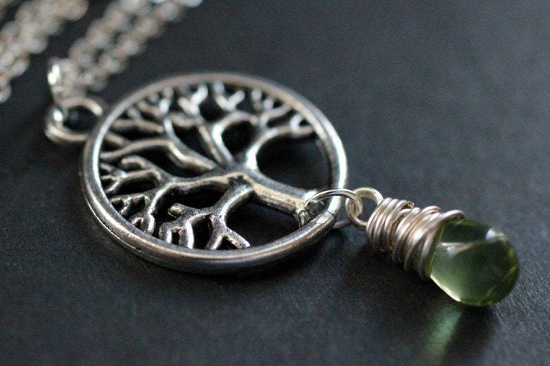 Baum Halskette. Silberne Des Lebens Draht Gewickelt Grüne Teardrop Handmade Schmuck von TheTeardropShop