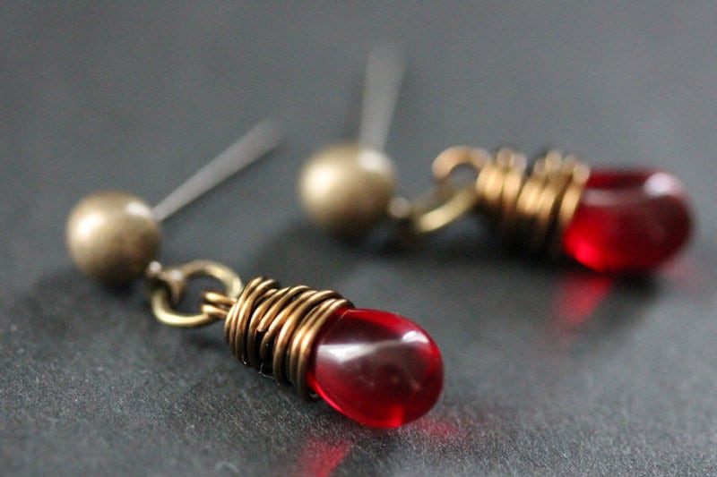 Bronze Ohrringe - Blutrote Teardrop Ohrringe. Baumeln Post Handmade Schmuck von TheTeardropShop