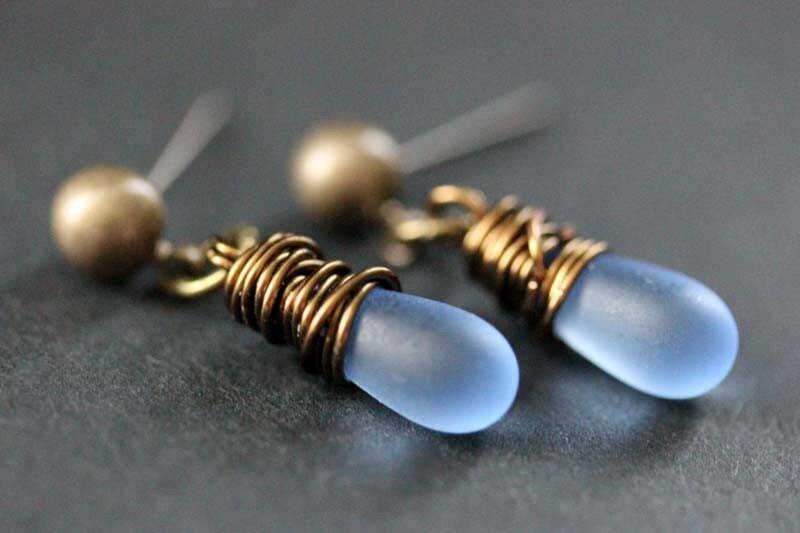 Bronze Ohrringe - Gefrostete Blaue Tropfen Ohrringe. Baumeln Post Handmade Schmuck von TheTeardropShop
