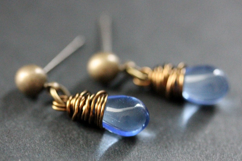 Bronze Ohrringe - Himmelblaue Tropfen Ohrringe. Baumeln Post Handmade Schmuck von TheTeardropShop