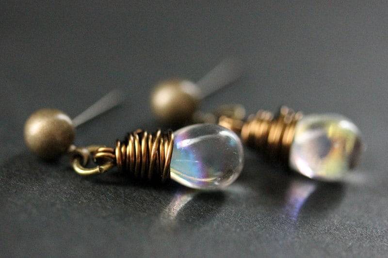 Bronze Ohrringe - Schillernde Klare Tropfenohrringe. Baumeln Ohrringe. Post Handmade Schmuck von TheTeardropShop