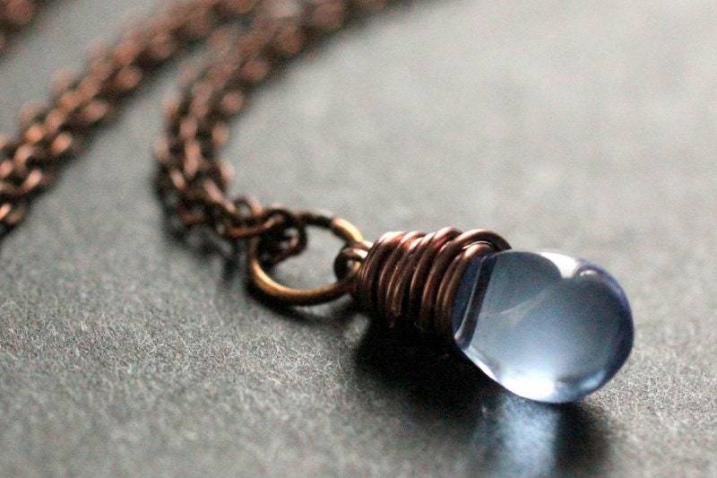 Draht Gewickelt Teardrop Halskette. Blaue Kupfer Brautjungfer Schmuck. Handmade von TheTeardropShop