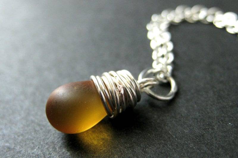 Gefrostete Honig Teardrop Halskette in Silber. Brautjungfer Halskette. Draht Gewickelt Teardrop. Handmade Schmuck von TheTeardropShop