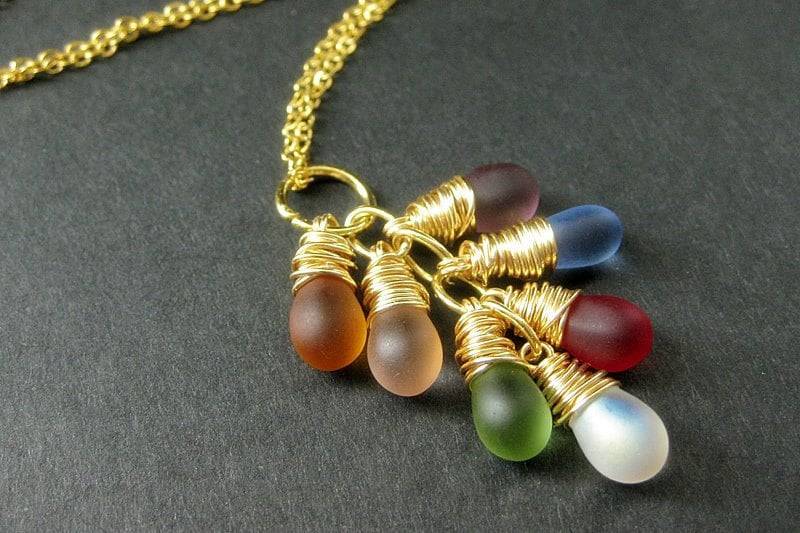 Gold Draht Wrapped Halskette Mit Frosted Glas Teardrop Anhänger Halskette. Handmade Schmuck von TheTeardropShop