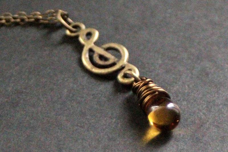Honig Teardrop Halskette. Note Violinschlüssel Musik Halskette in Bronze. Handmade Schmuck von TheTeardropShop