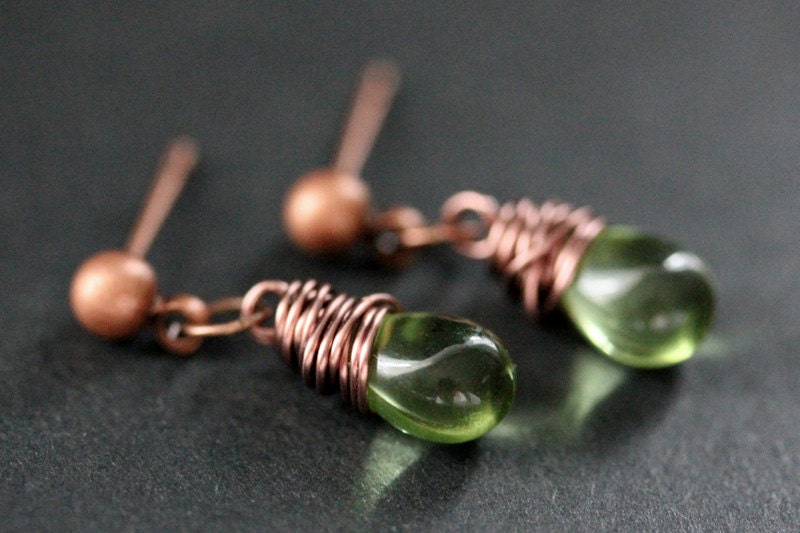 Kupfer Ohrringe - Grüne Teardrop Ohrringe. Ohrstecker. Baumeln Post Handmade Schmuck von TheTeardropShop