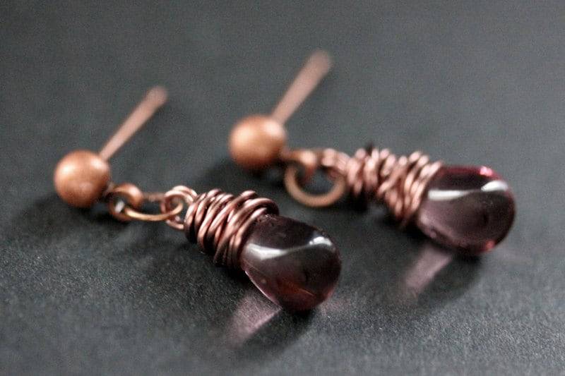 Kupfer Ohrringe - Lila Teardrop Ohrringe. Ohrstecker. Baumeln Post Handmade Schmuck von TheTeardropShop