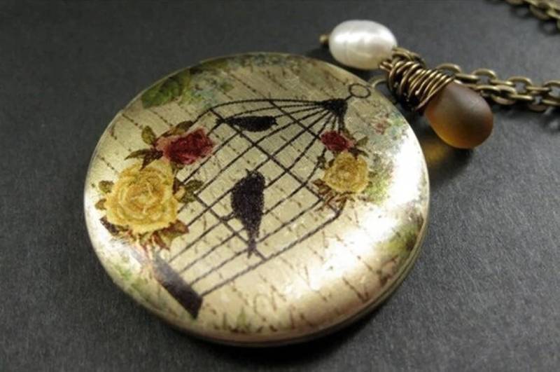 Medaillon Halskette. Halskette Mit Herbst Rosen Und Vogelkäfig Honig Träne Perle. Handmade Schmuck von TheTeardropShop