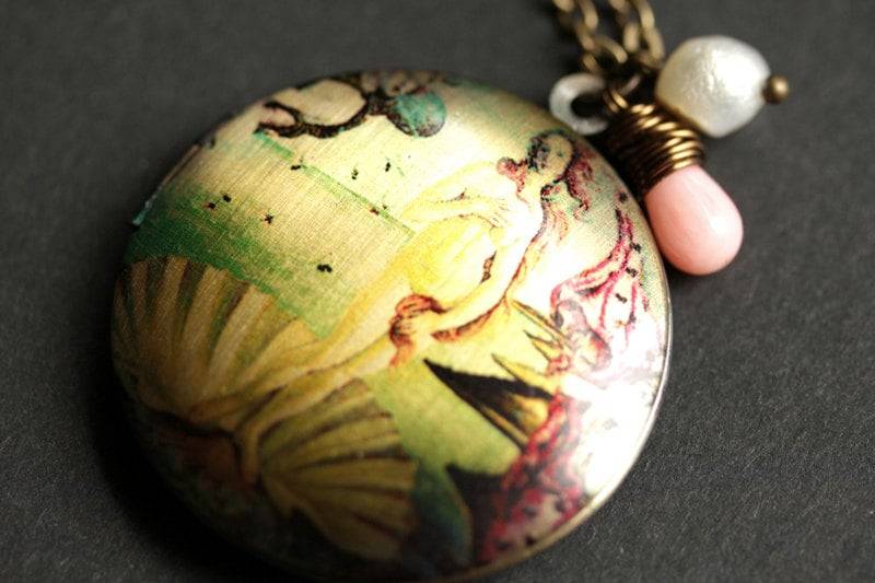 Meerjungfrau Locket Halskette. Geburt Der Venus Halskette Mit Korallentropfen Und Perle. Botticelli Medaillon. Handmade Schmuck von TheTeardropShop