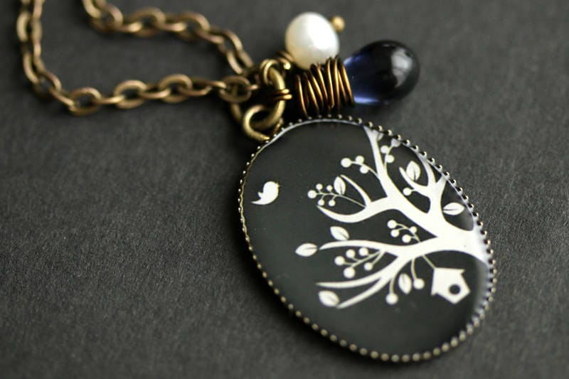 Mitternachts Baum Halskette. Marineblauer Und Weißer Baum-Anhänger Mit Dunkelblauer Träne Perle. Charm Bronze Kette von TheTeardropShop