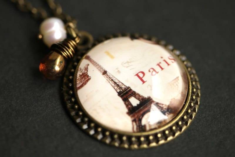 Paris Halskette. Eiffelturm Anhänger Mit Kupferner Brauner Träne Und Weißer Perle. Anhänger. Bronze Kette von TheTeardropShop