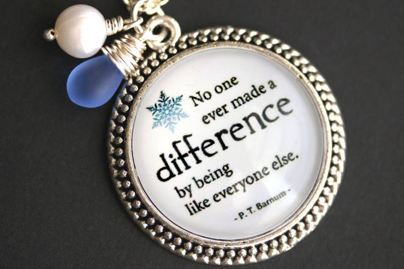 Pt Barnum Zitat Halskette. "Niemand Hat Je Einen Unterschied Gemacht" Halskette Mit Glastropfen Und Süßwasserperle." P T von TheTeardropShop