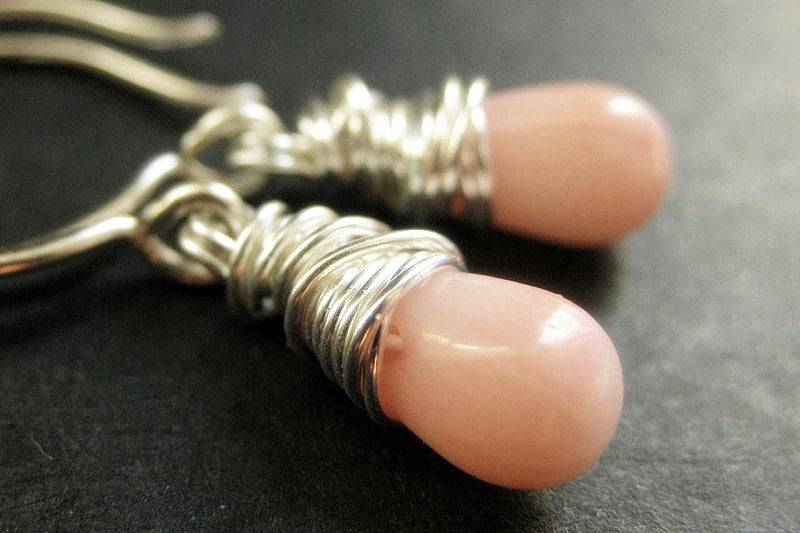 Rosa Korallen Ohrringe. Teardrop Ohrringe Wire Wrapped in Silber. Handmade Schmuck von TheTeardropShop