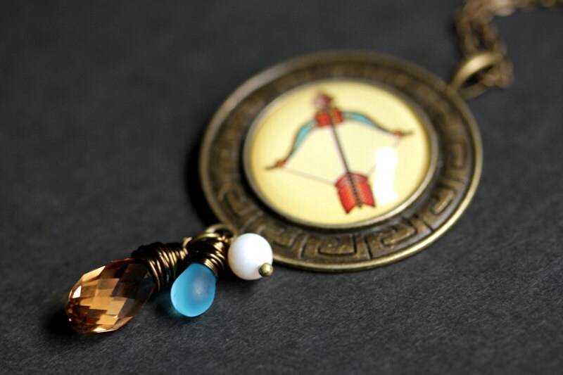 Schütze Halskette. Sternzeichen Halskette Native Sun Zeichen Konstellation Horoskop Wire Wrapped Kristallhalskette Charm-Halskette von TheTeardropShop