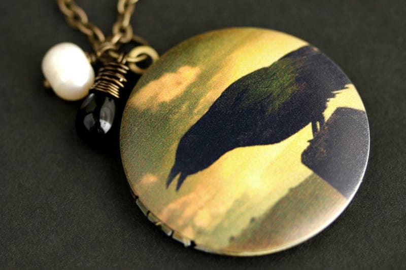 Schwarzer Vogel Locket Halskette. Rabenhalskette Mit Träne Und Süßwasserperlenanhänger. Bronze-Medaillon. Handgemachte von TheTeardropShop