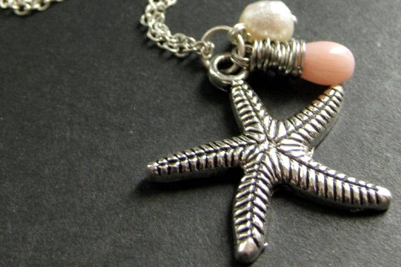 Seestern Halskette. Strand Halskette Mit Korallentropfen Und Süßwasserperle. Schmuck. Handmade von TheTeardropShop