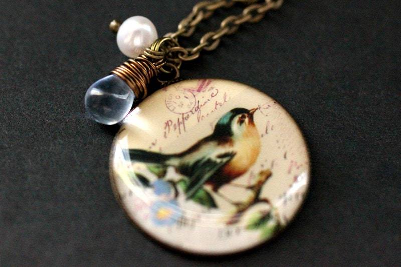 Singvogel-Halskette. Vogel Halskette. Singvogel Anhänger Mit Draht Gewickelt Träne Und Süßwasser Perle. Schmuck. Handmade von TheTeardropShop